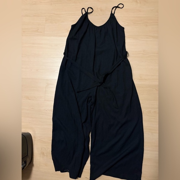H&M Classic Black Jumpsuit - Picture 5 of 8